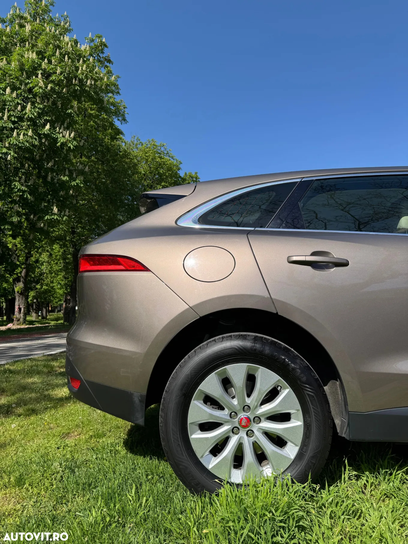 Jaguar F-Pace - 6