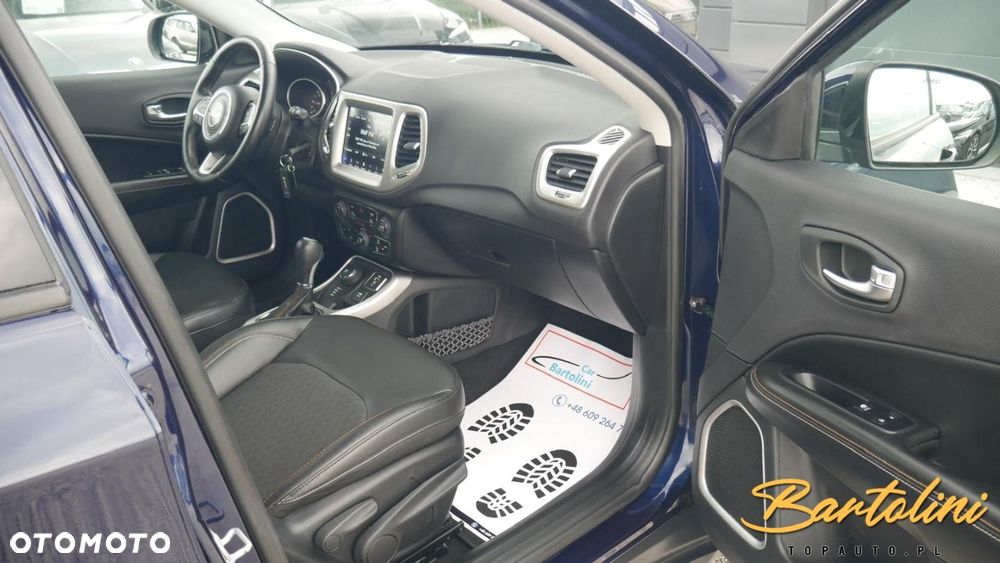 Jeep Compass - 16
