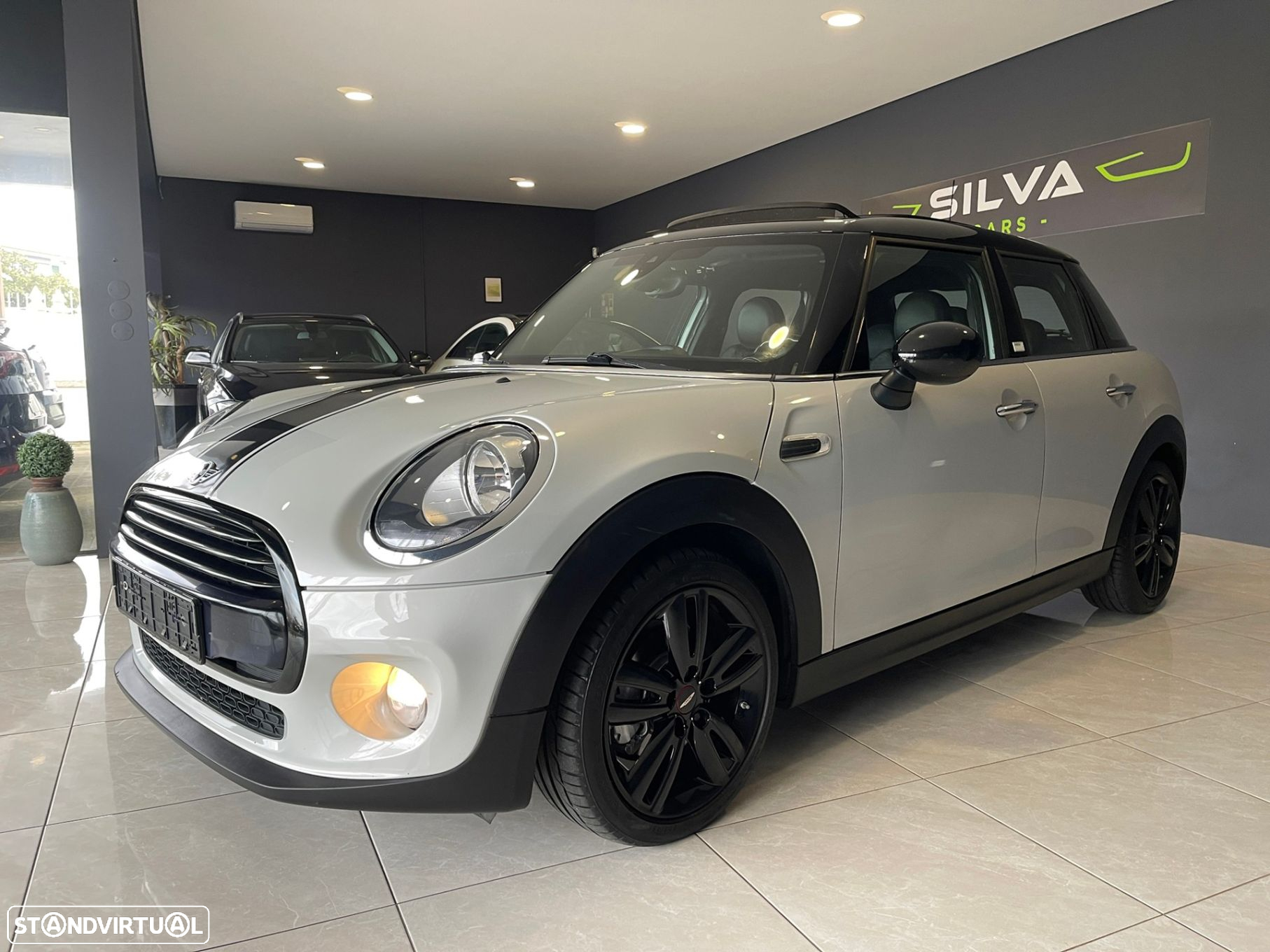 MINI 5 Portas Cooper D Aut. Seven - 18