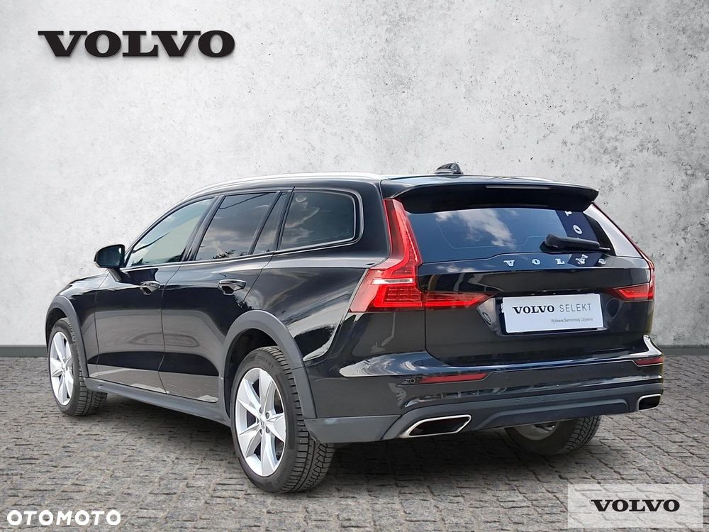 Volvo V60 Cross Country - 4