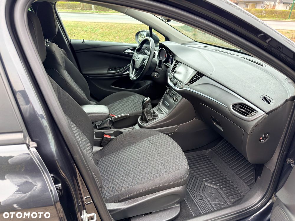 Opel Astra 1.6 CDTI Essentia - 24