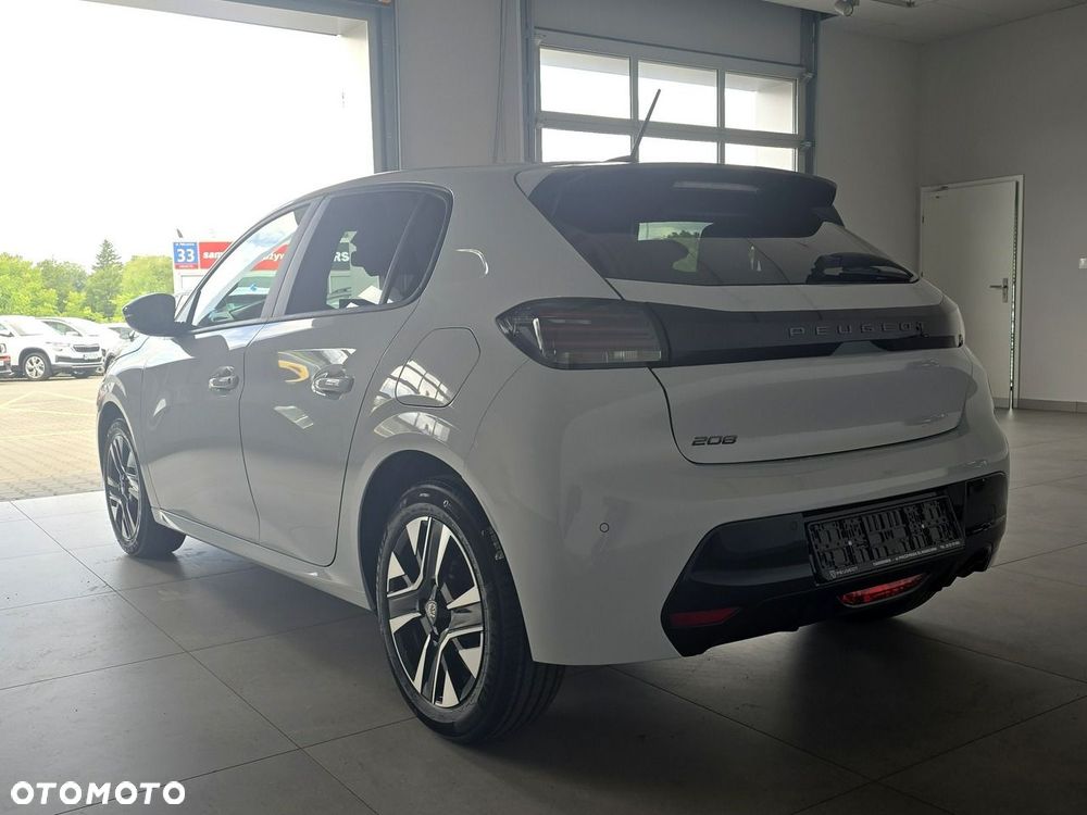 Peugeot 208 - 3