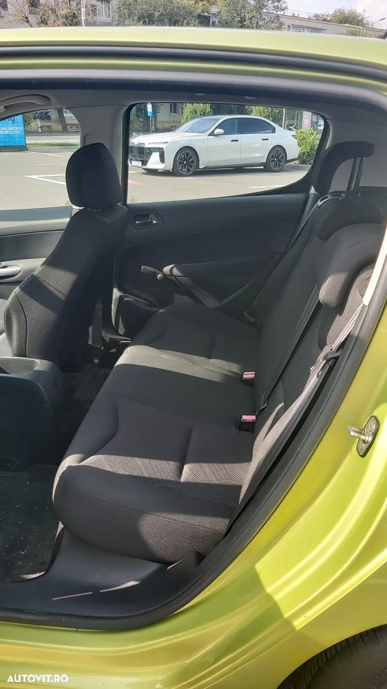 Peugeot 308 - 8