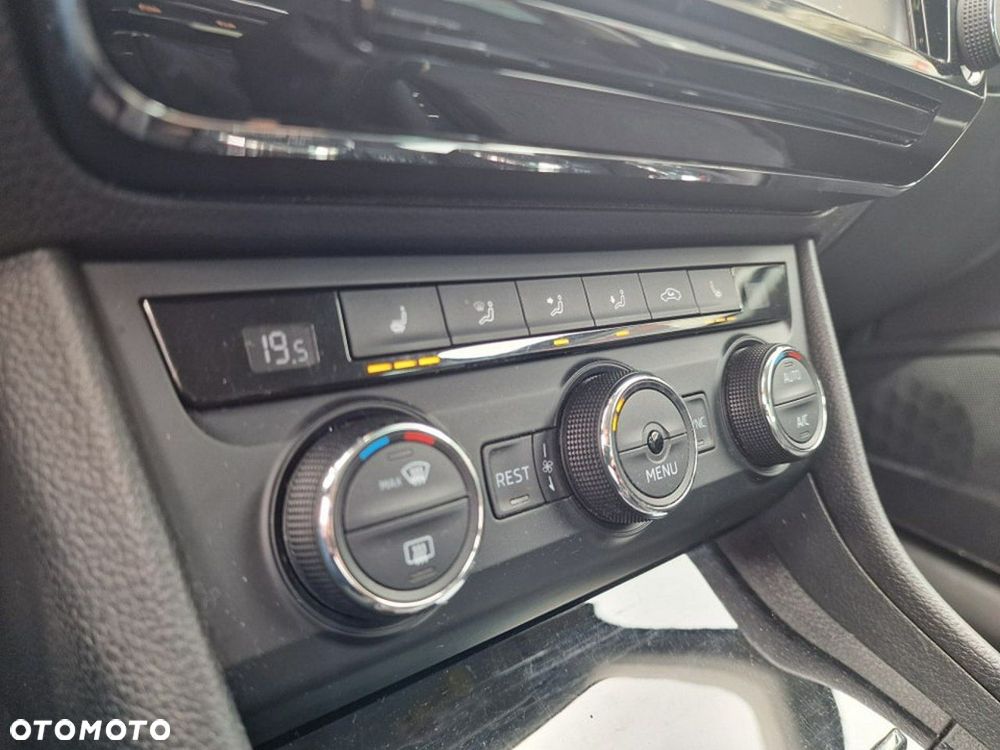 Skoda Superb 2.0 TDI Ambition - 28