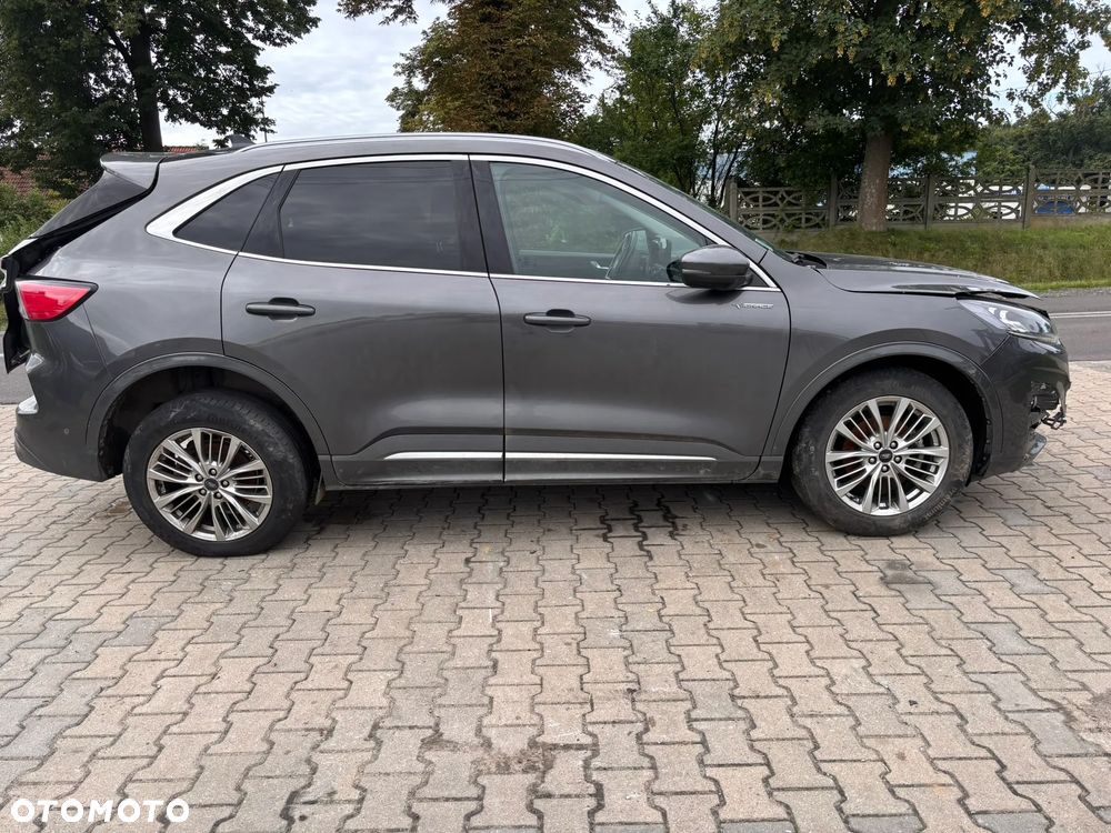 Ford Kuga - 1