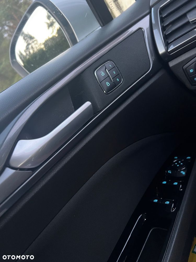 Ford Mondeo 2.0 EcoBlue Titanium - 23