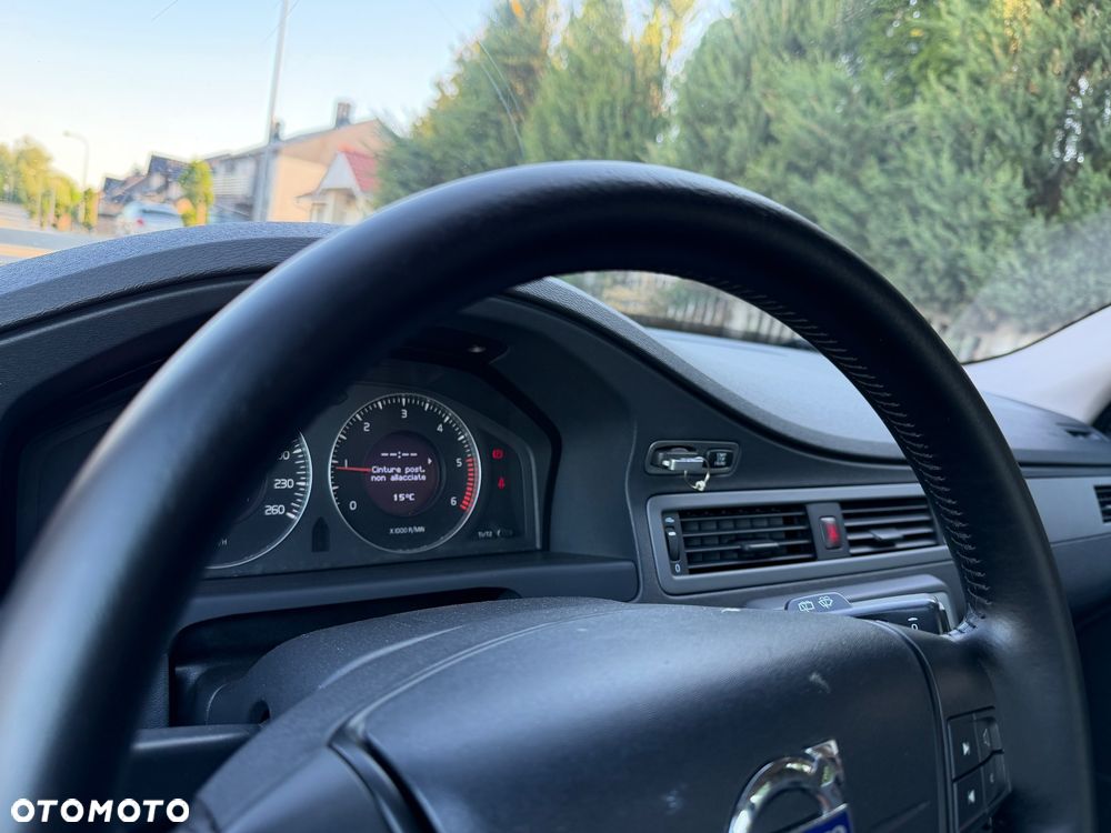 Volvo V70 2.0D Summum - 25