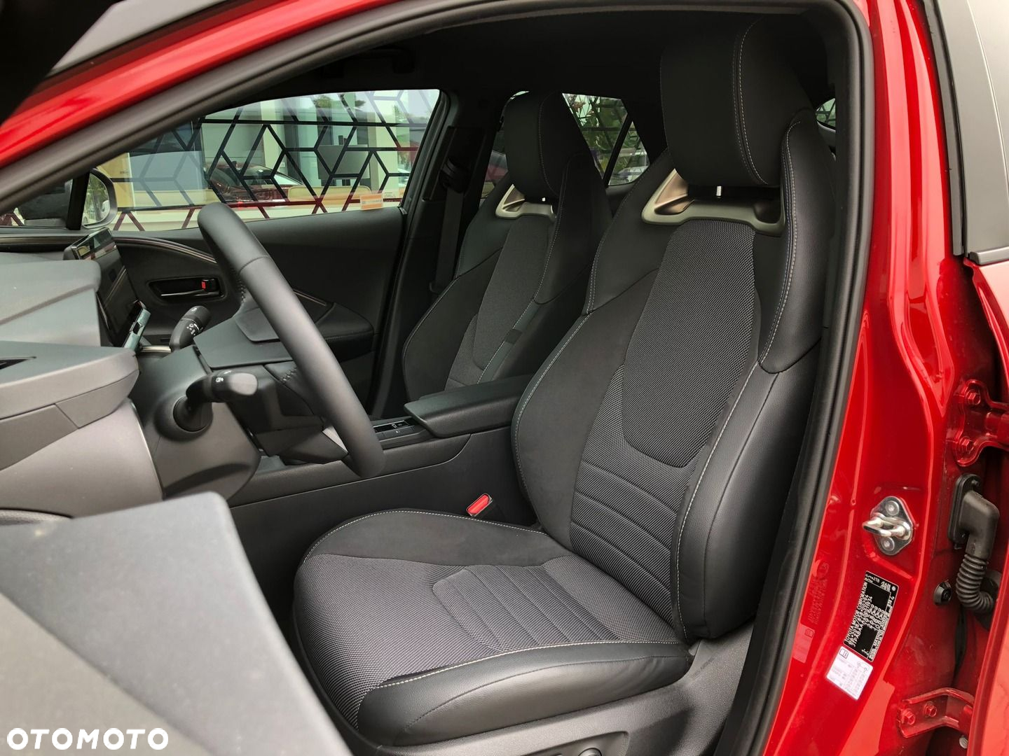 Toyota C-HR - 6