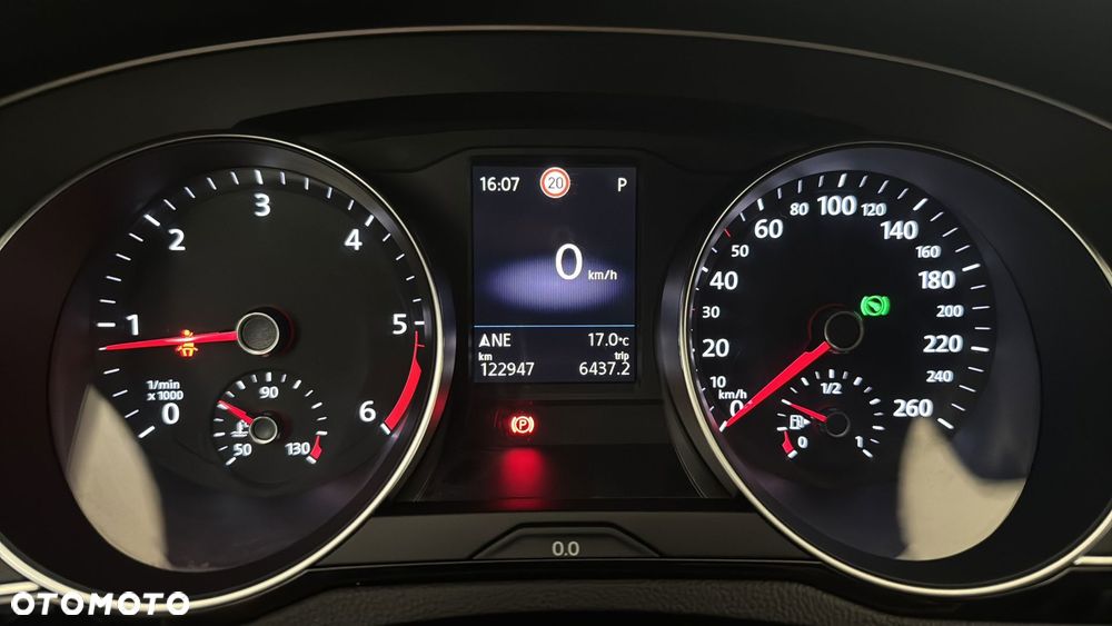 Volkswagen Passat - 16