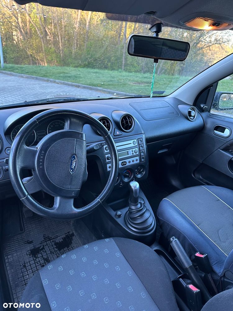 Ford Fiesta 1.4 - 8