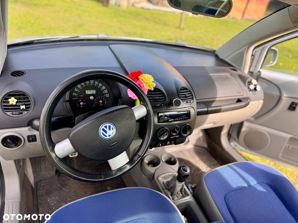 Volkswagen New Beetle 1.6 - 8