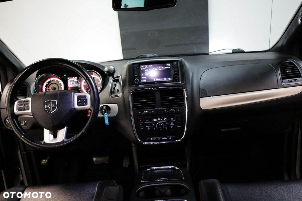 Dodge Grand Caravan - 13