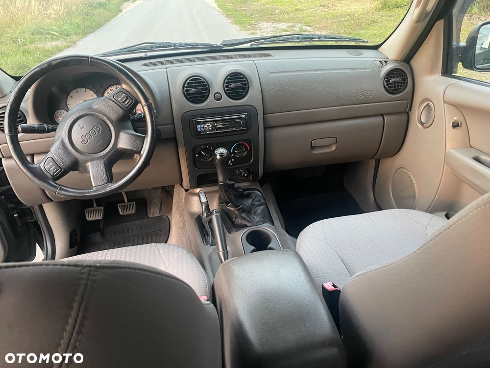 Jeep Cherokee - 17