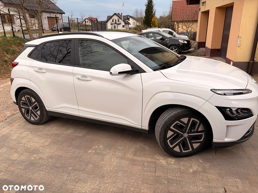 Hyundai Kona 64kWh Executive - 4