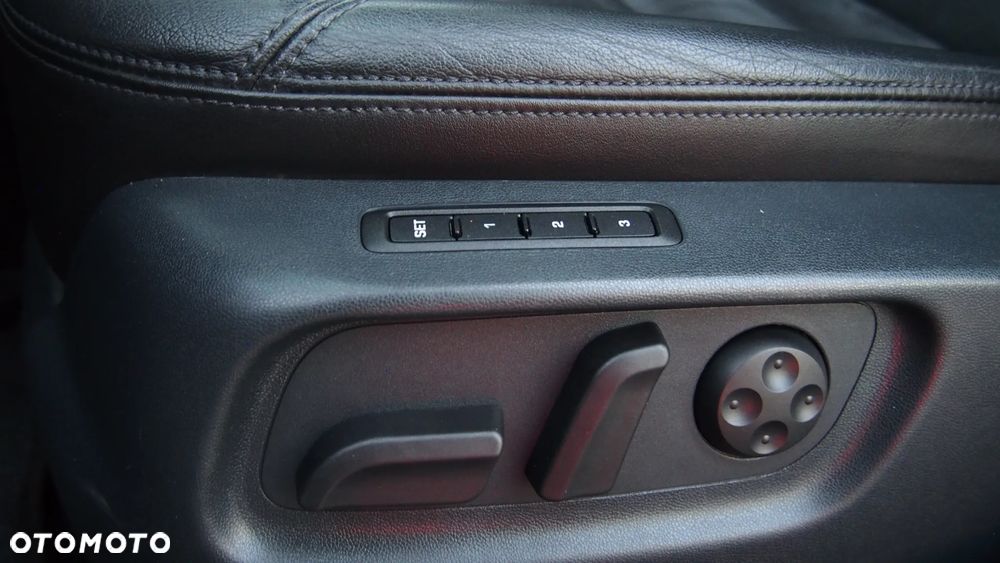 Skoda Octavia 2.0 TDI DPF 4x4 DSG Elegance - 23