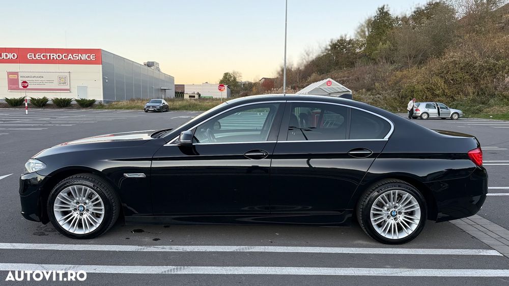 BMW Seria 5 525d xDrive AT - 10