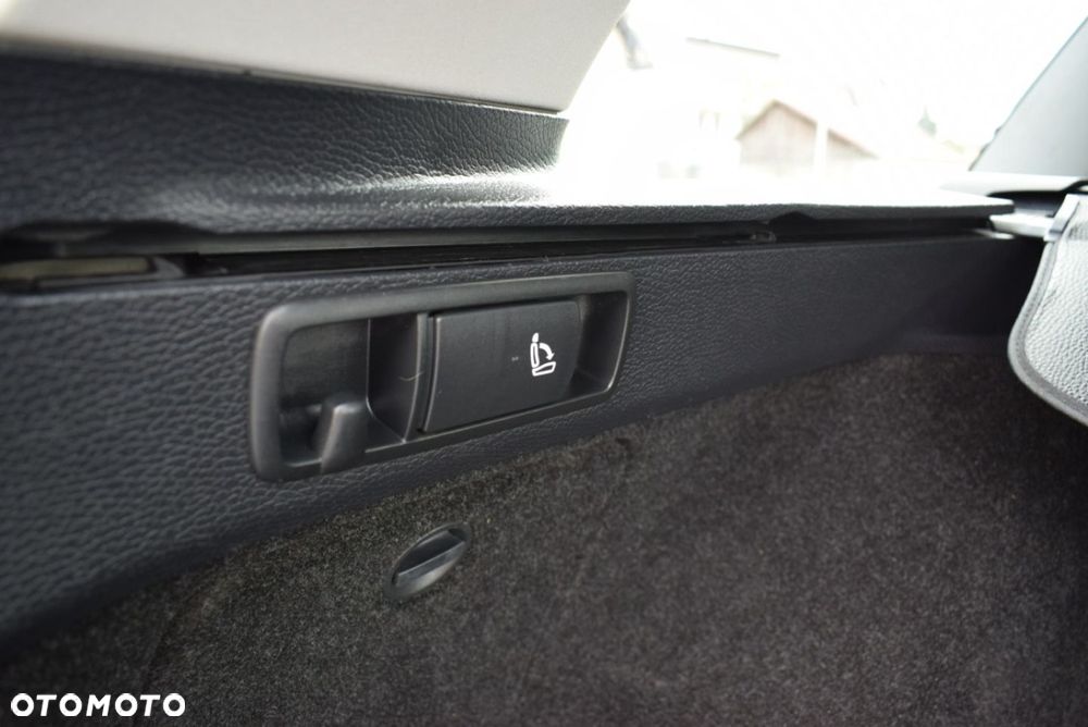 Volkswagen Passat - 13