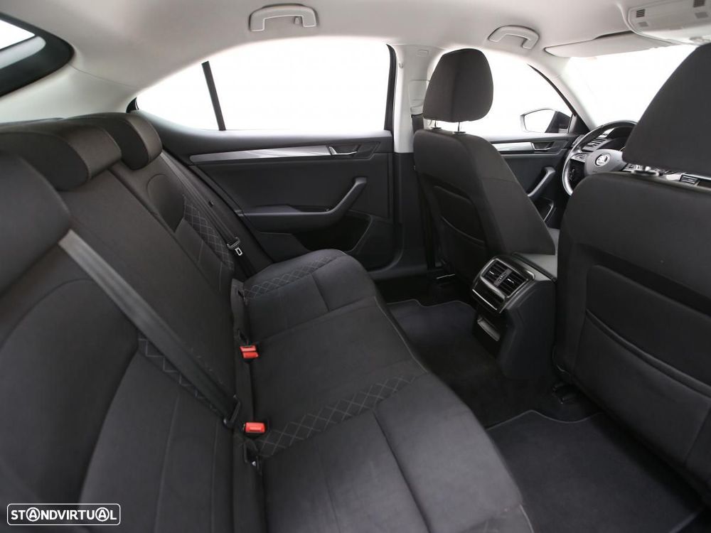 Skoda Superb 1.6 TDI Active - 12