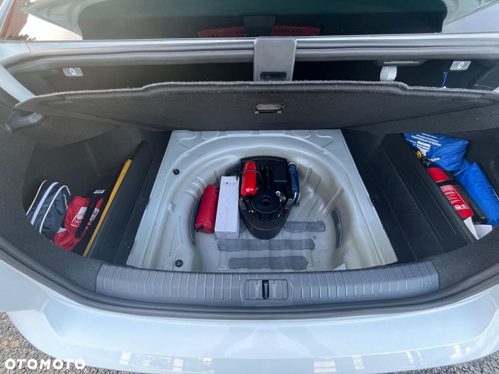 Volkswagen Passat 2.0 TSI Elegance DSG - 12