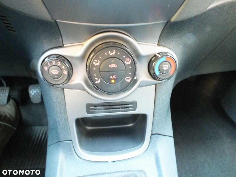 Ford Fiesta - 10