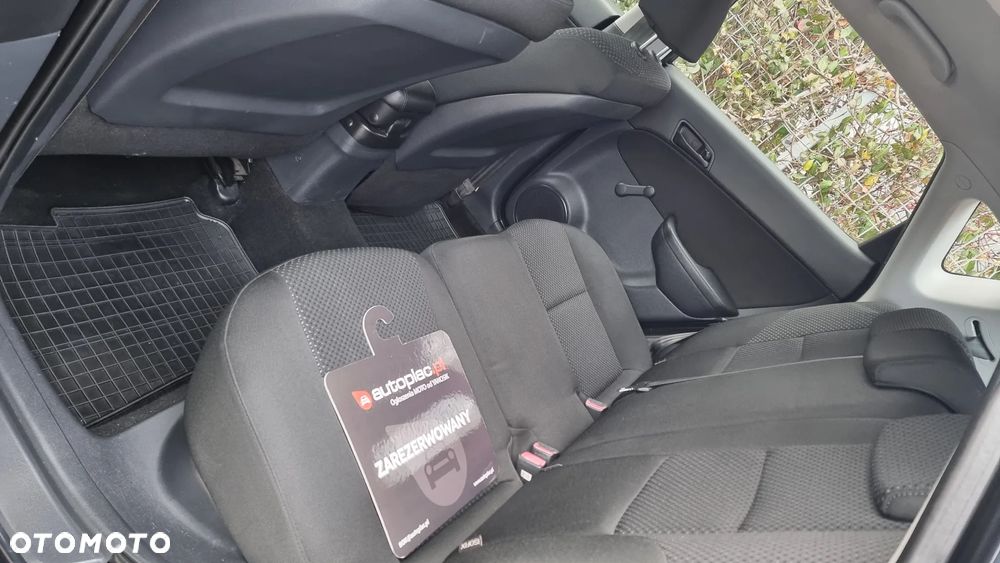 Hyundai i30 1.4 Base + - 14