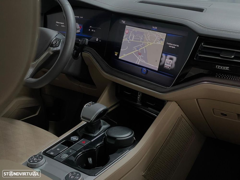 VW Touareg 3.0 TDI V6 Elegance Plus - 23