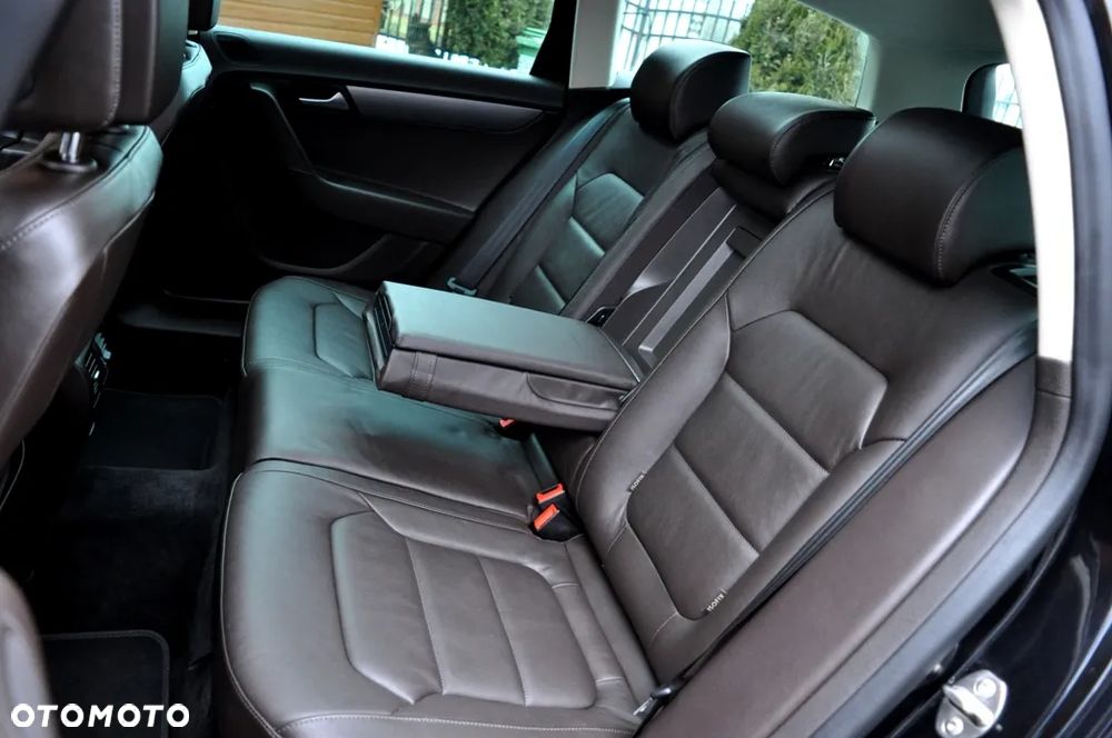 Volkswagen Passat 2.0 TDI Highline DSG - 28