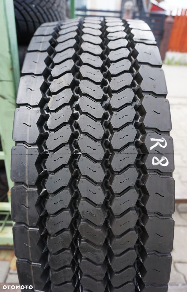 1x Continental HSW Scandinavia 285/70R19,5 145/143M  R8 - 4