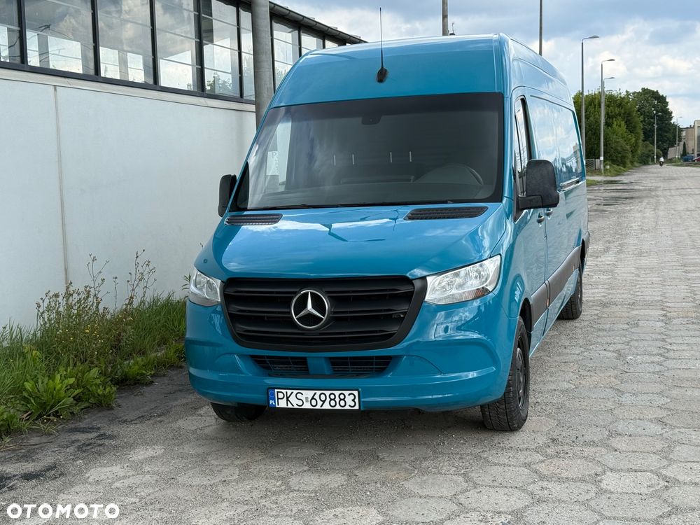 Mercedes-Benz Sprinter - 2