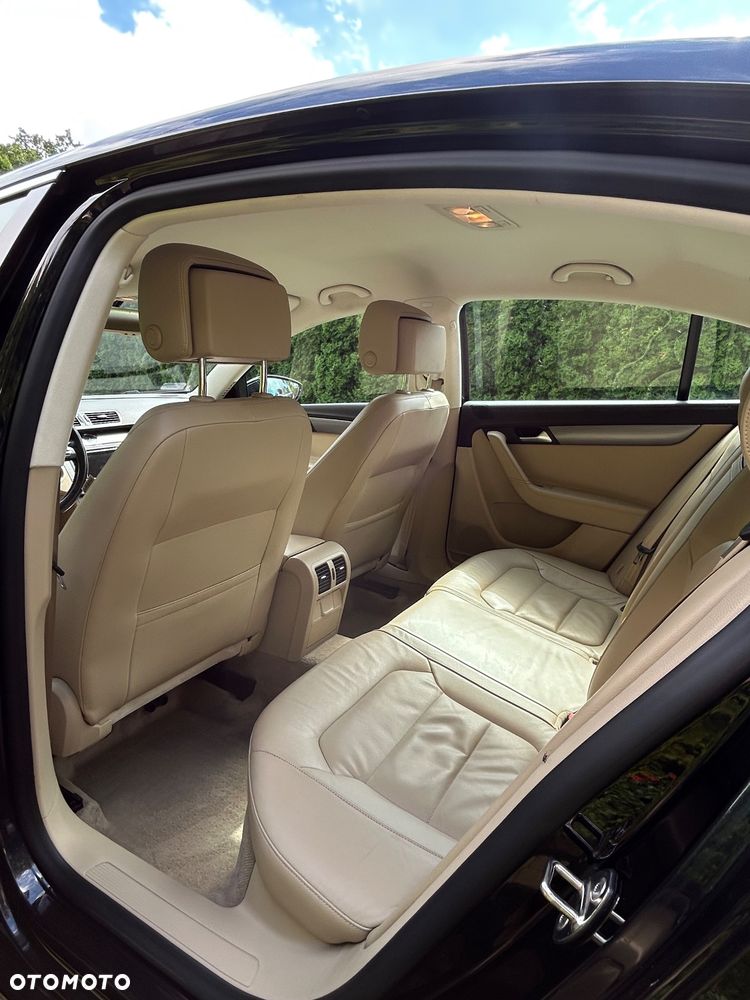 Volkswagen Passat 2.0 TDI DPF Highline - 6