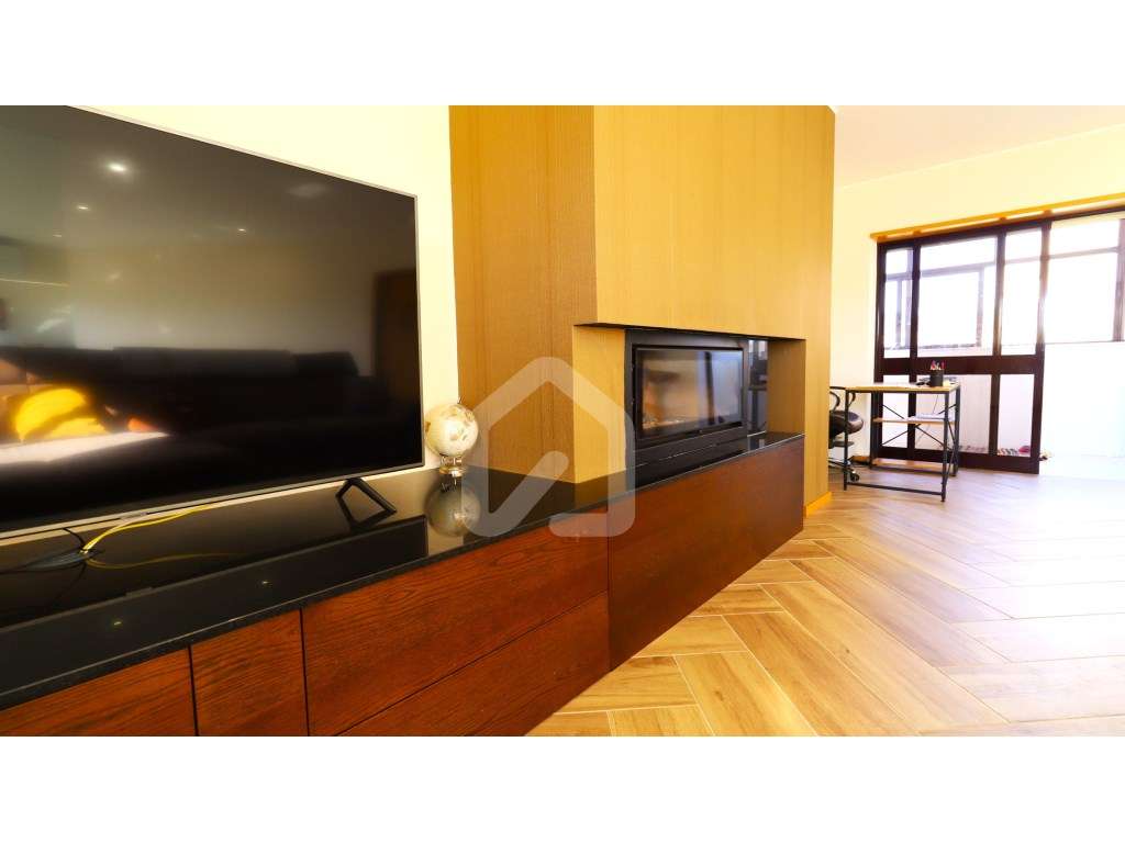 Apartamento T3 duplex, localizado no centro da cidade com terraço e... - Grande imagem: 5/48