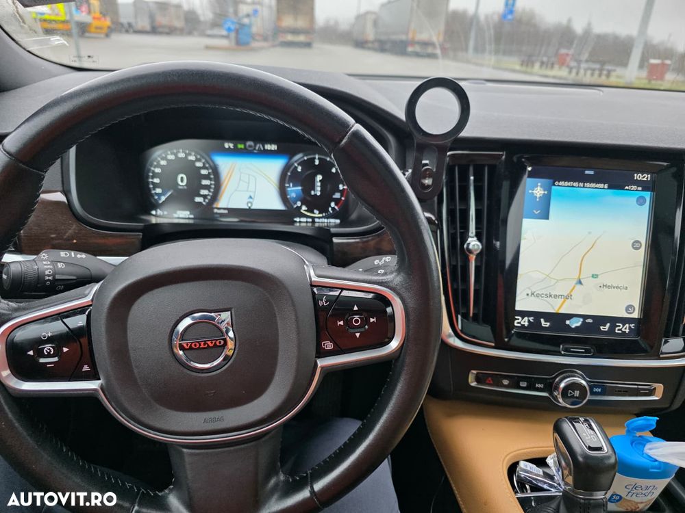 Volvo V90 D4 AWD Geartronic Momentum Pro - 11