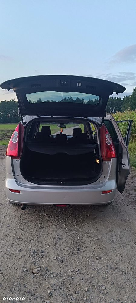 Mazda 5 - 11