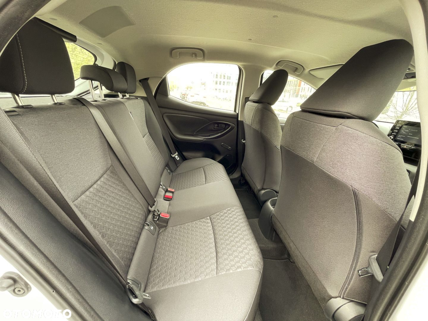 Toyota Yaris 1.5 Comfort CVT - 12