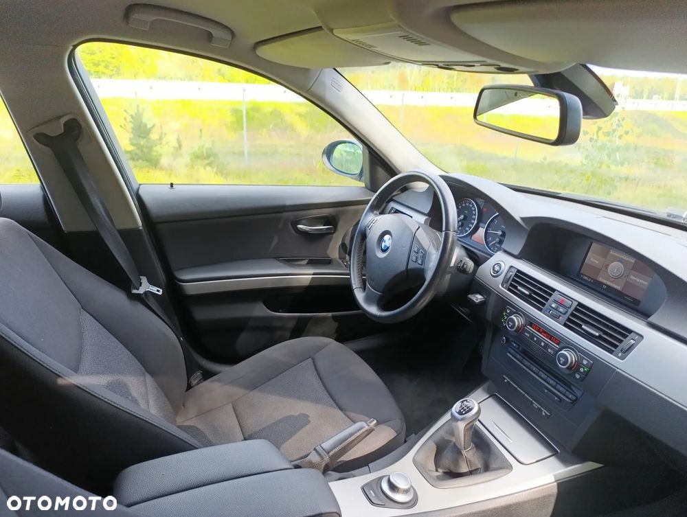 BMW Seria 3 318i - 20