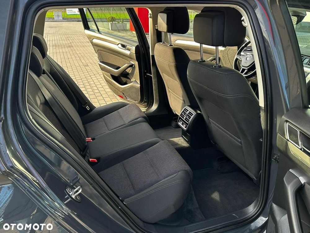 Volkswagen Passat Variant - 15