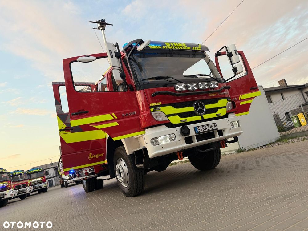 Mercedes-Benz Atego GBA 4x4 Wóz Strażacki 3t wody, Wysokie prześwity, Maszt oświetleniowy, wysokie kąty natarcia, szybkie natarcie, Straż Pożarna - 5