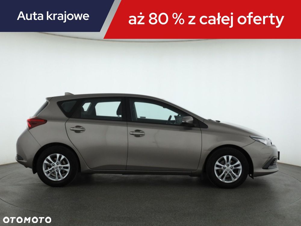 Toyota Auris - 8