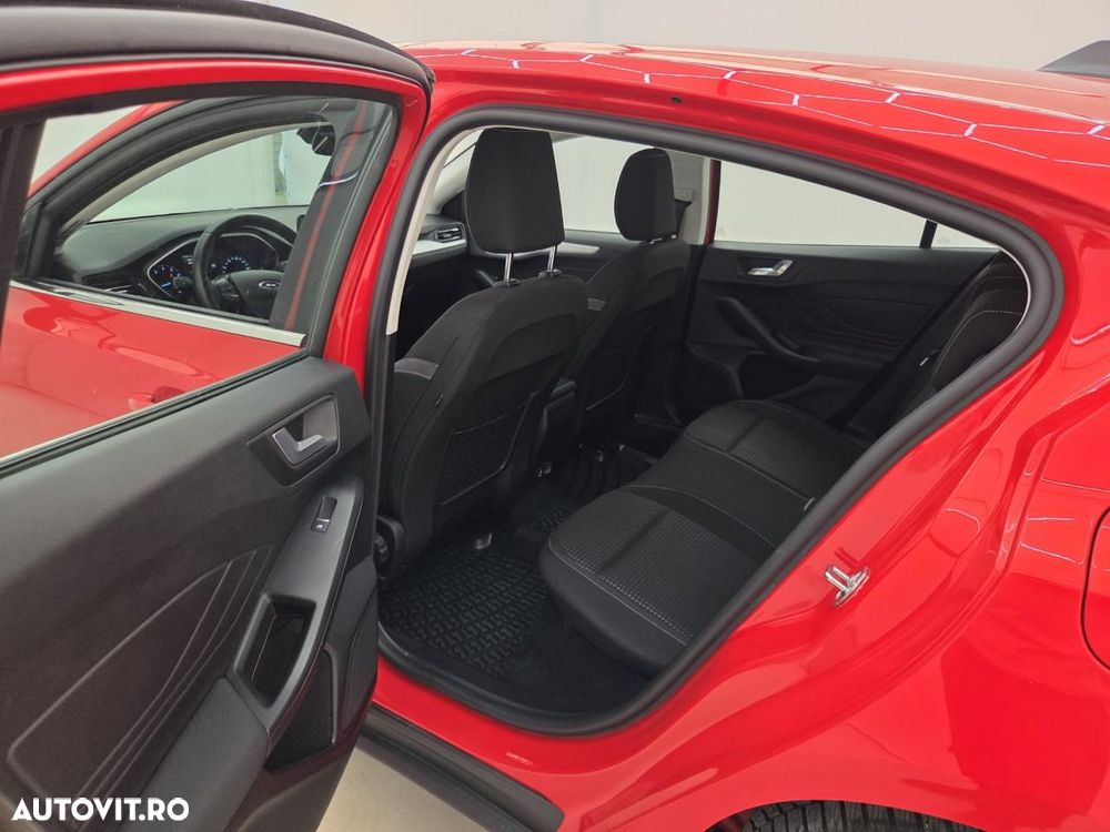 Ford Focus 1.0 EcoBoost Titanium - 8