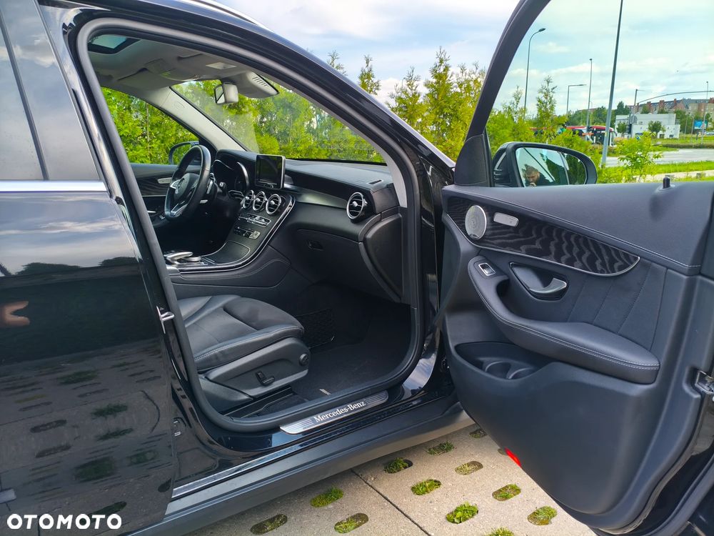 Mercedes-Benz GLC - 12