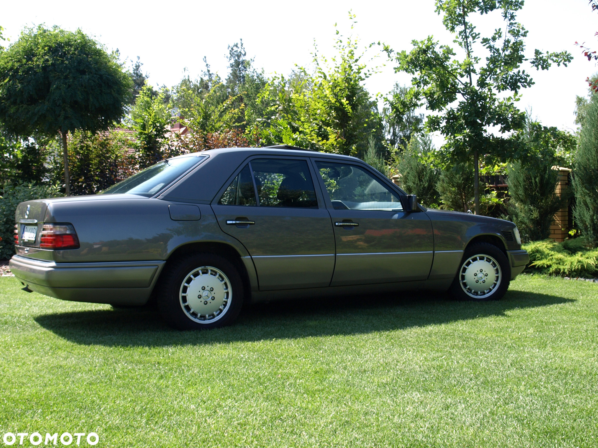 Mercedes-Benz Klasa E 300 D - 7
