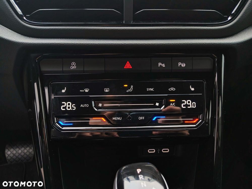 Volkswagen T-Roc - 19