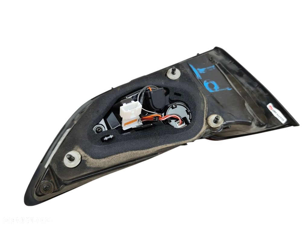 LAMPA PRAWY TYŁ W KLAPE LED KIA CEED III KOMBI LIFT (21-25) 92404-J7150 - 6