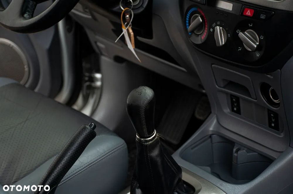 Toyota RAV4 2.0 VVT-i Sol - 14