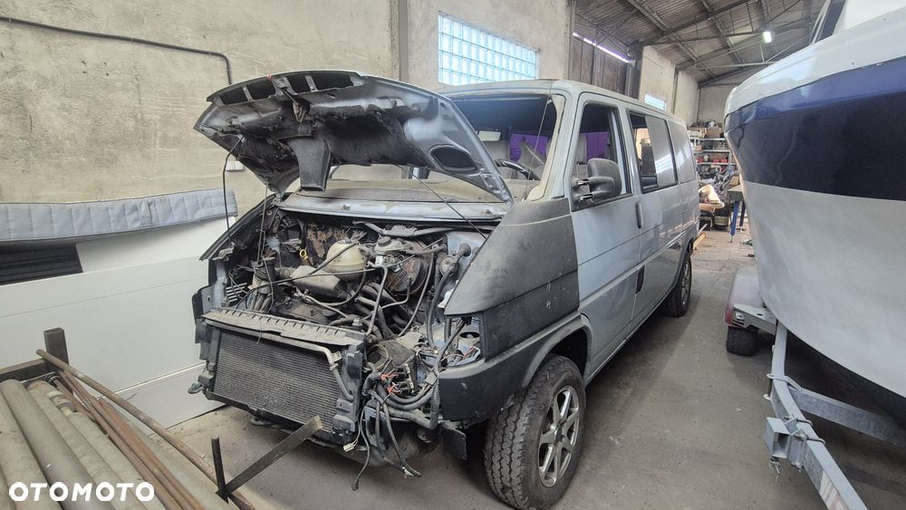 Volkswagen Transporter - 1