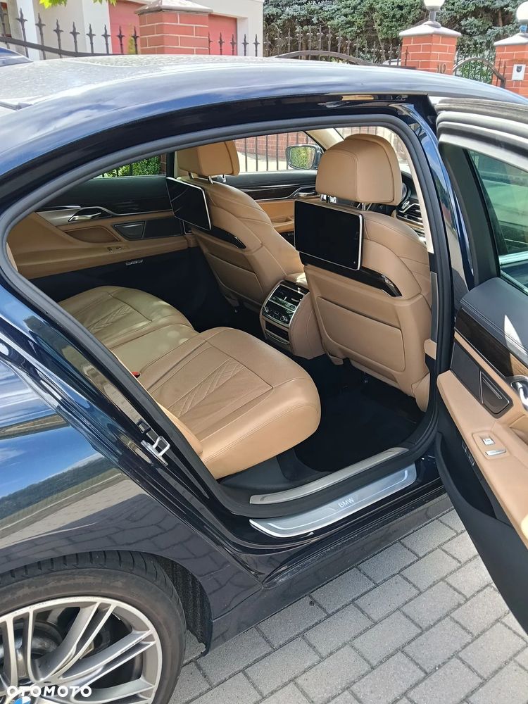BMW Seria 7 ver-750li-xdrive - 5