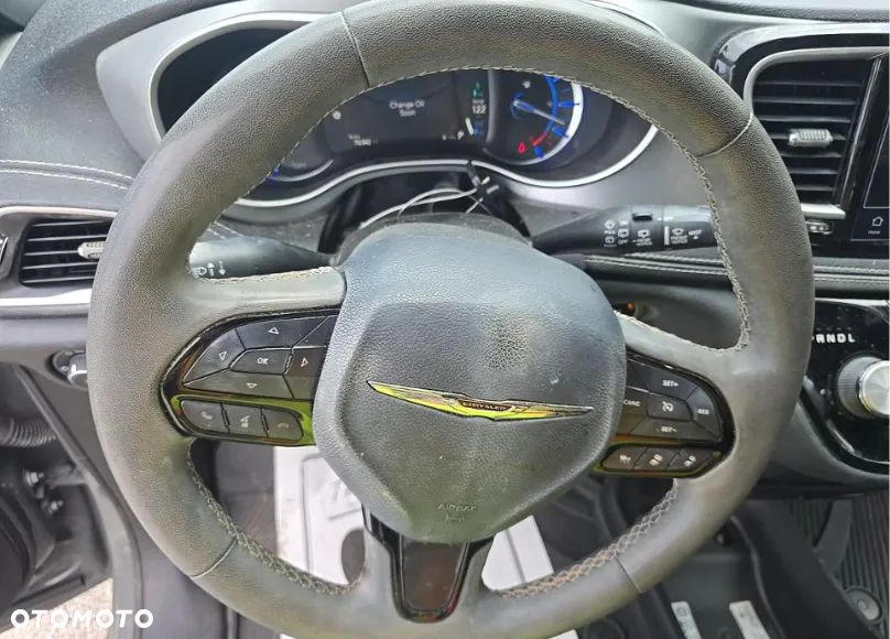 Chrysler Pacifica - 8