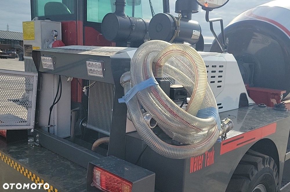Samozaładowcza samojezdna betoniarka betonomieszarka Terramax ZY-1500, 4x4 - 9