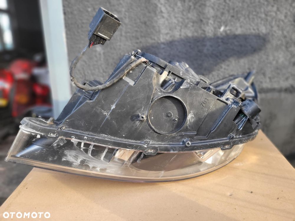 Lampa prawa VOLVO S60 V60 2 10-13R - 8