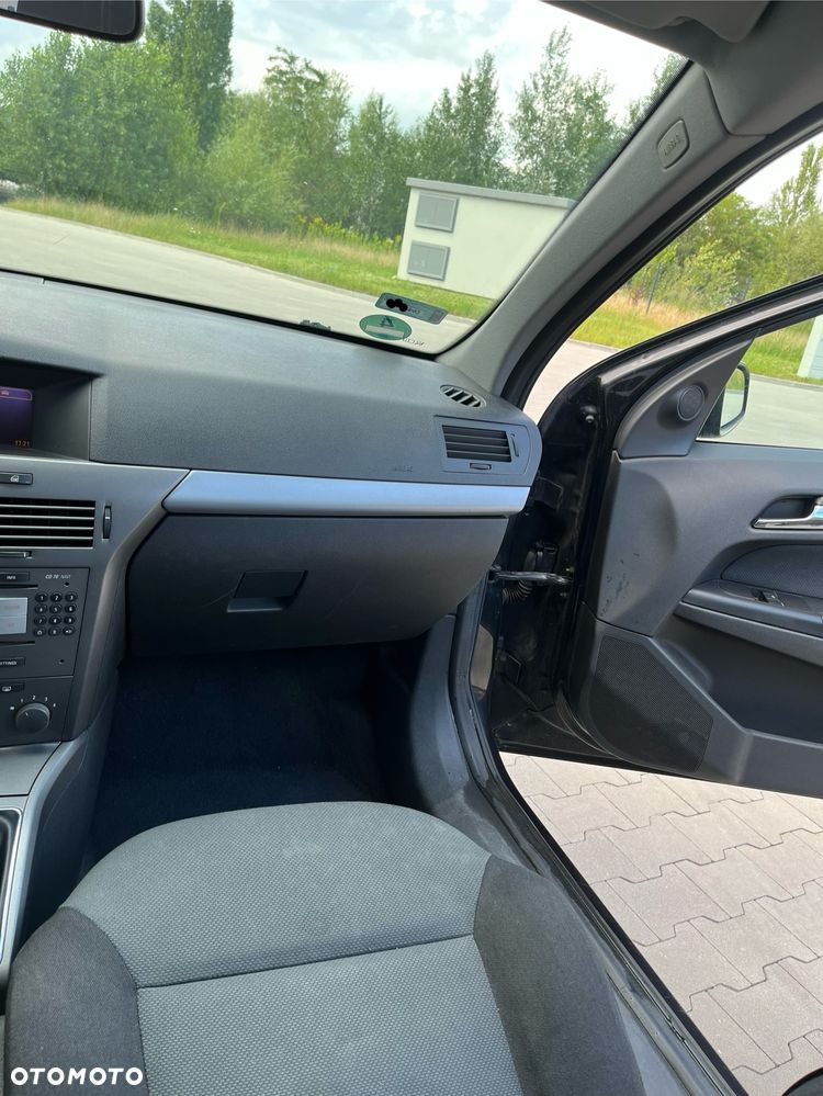 Opel Astra III 1.9 CDTI Cosmo - 30
